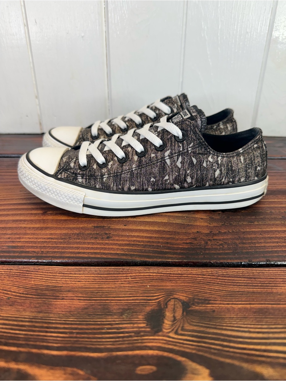 Converse Chuck Taylor All Star Low Metallic Print Women’s Size 8